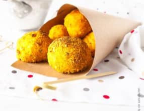 Croquettes de pommes de terre en chapelure sans gluten d'herbes