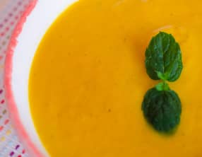 Gaspacho à la carotte et à la menthe