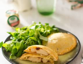 Chaussons roquefort et oignons caramélisés