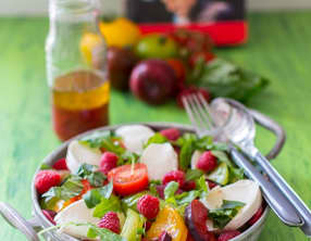 Salade tomates, mozzarella, framboises