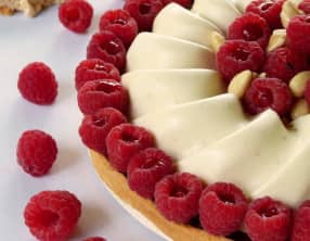 Tarte framboises et mousse de nougat