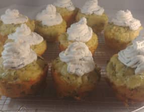 Muffins persillés au gruyère et topping au chèvre