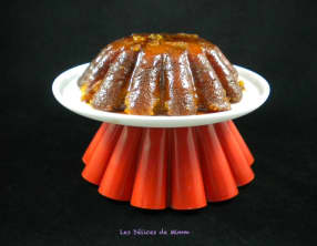 Gâteau de semoule au caramel et aux raisins secs