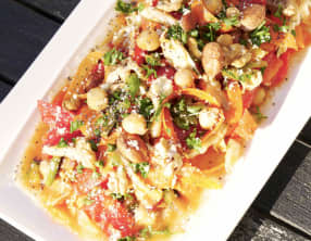 Salade alcaline de tomates poivrons et chou chinois