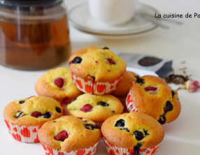 Muffin aux framboises, myrtilles et mascarpone