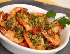 Cassolettes de scampis aux tomates fraîches, chapelure à l'ail, persil et parmesan