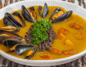 Soupe de potimarron aux lentilles et aux moules