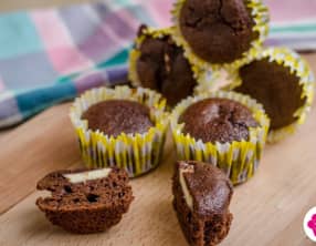 Muffins au chocolat fourrés au chocolat blanc