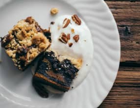 Crumble au potimarron, chocolat noir et noix de pécan