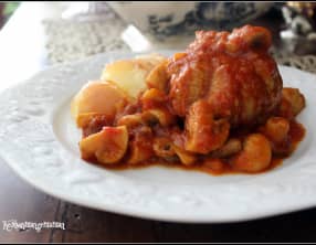 Paupiettes de veau sauce tomate aux champignons