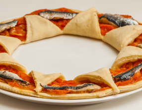 Pizza sardines tomates
