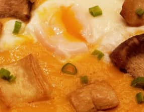 Soupe de potiron aux champignons et oeuf poché