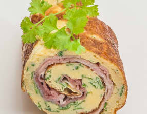 Omelette roulée au jambon
