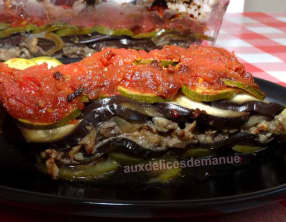 Gratin de courgettes et aubergines au veau et bœuf, sauce chili