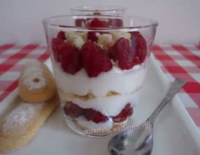 Mousse de fromage blanc aux framboises