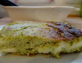 Flan salé aux haricots verts, bacon et fromages