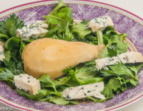 Salade de céleri et mâche à la poire et la fourme d'Ambert
