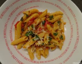 Penne avec 'nduja et tomates dattes