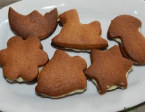 Couques en forme de figurines fourrées au massepain