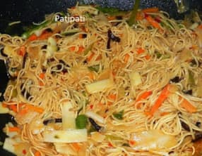 Nouilles aux oeufs et ses légumes