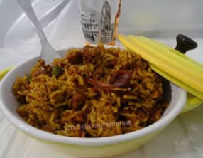 Riz basmati au porc haché, merguez et tomates confites