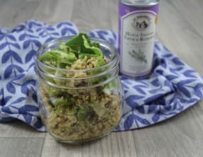 Salade de quinoa aux feuilles de chou-fleur et graines de tournesol