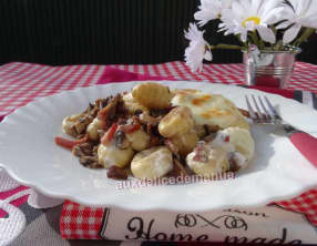 Gnocchis à la forestière, gratinés crème et mozzarella