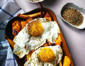 Légumes rôtis, œufs et yaourt au zaatar