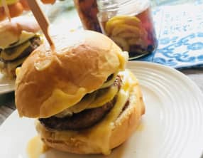 Buns maisons ultra moelleux pour burgers et hot-dogs