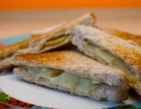 Croque monsieur à la pomme et au camembert