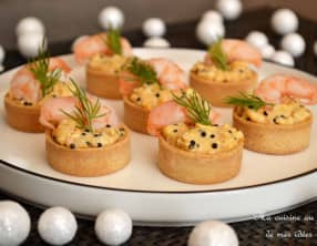 Bouchées aux crevettes et oeufs mimosa