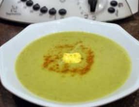Velouté de brocolis, petit pois, curry
