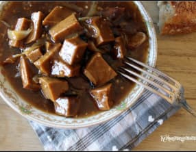 Seitan sauté aux oignons