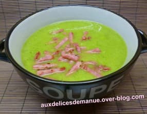Soupe aux 3 choux, haricots verts, petits pois et bacon