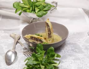 Nems d'escargots aux champignons et coulis de mâche