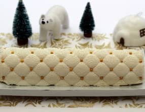 Bûche à la vanille, noisettes et pommes caramélisées