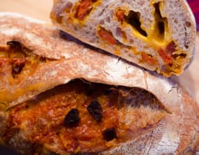 Pain au cheddar et chorizo