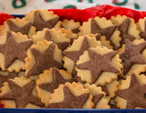 Biscuits étoilés bicolores