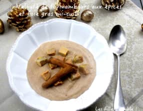 Velouté de topinambours aux épices et foie gras mi-cuit