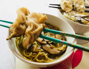 Gyozas maison et son bouillon de nouilles