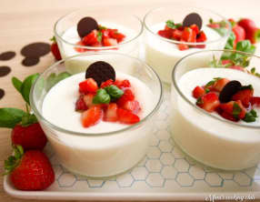 La panna cotta au yaourt d'Ottolenghi