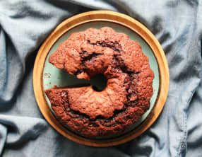 Bundt cake moelleux au chocolat et à la betterave