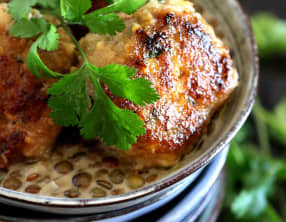 Boulettes épicées et lentilles à la crème