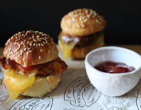Burger au poulet pané et au fromage