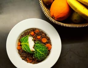 Cabillaud en papillote de chou et lentilles comme un petit salé