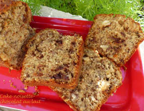 Cake noisette-chocolat au lait