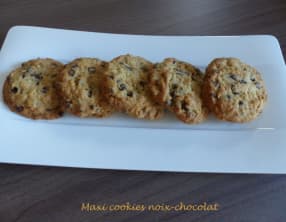 Maxi cookies noix-chocolat