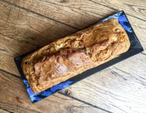 Cake noisettes, féta et tomates séchées