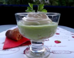 Crème de concombre au jambon de Bayonne et sa chantilly de lardons fumés