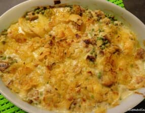 Gratin de pommes de terre, thon et chips
